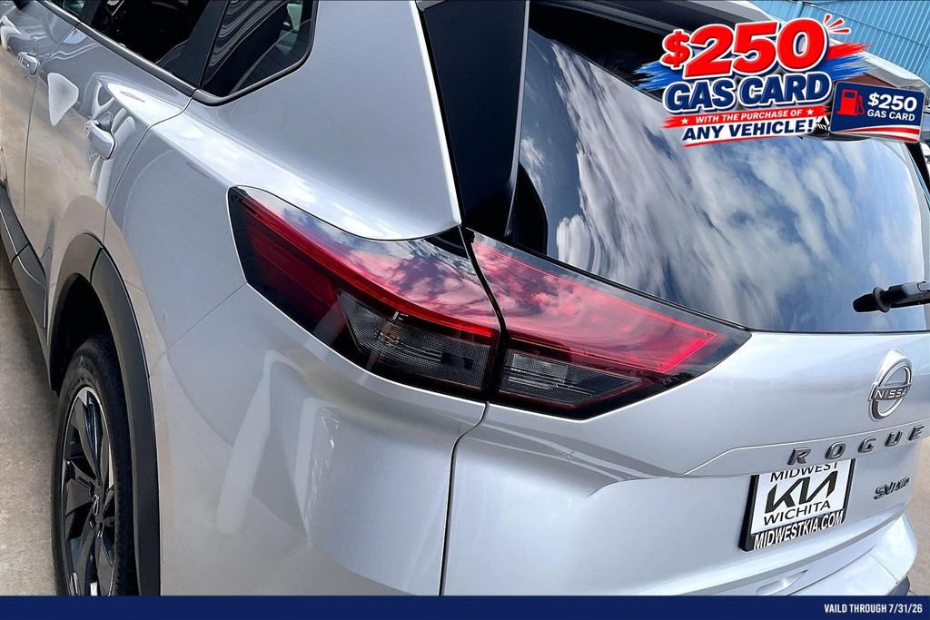 Used 2024 Nissan Rogue SV AWD/4WD image 29