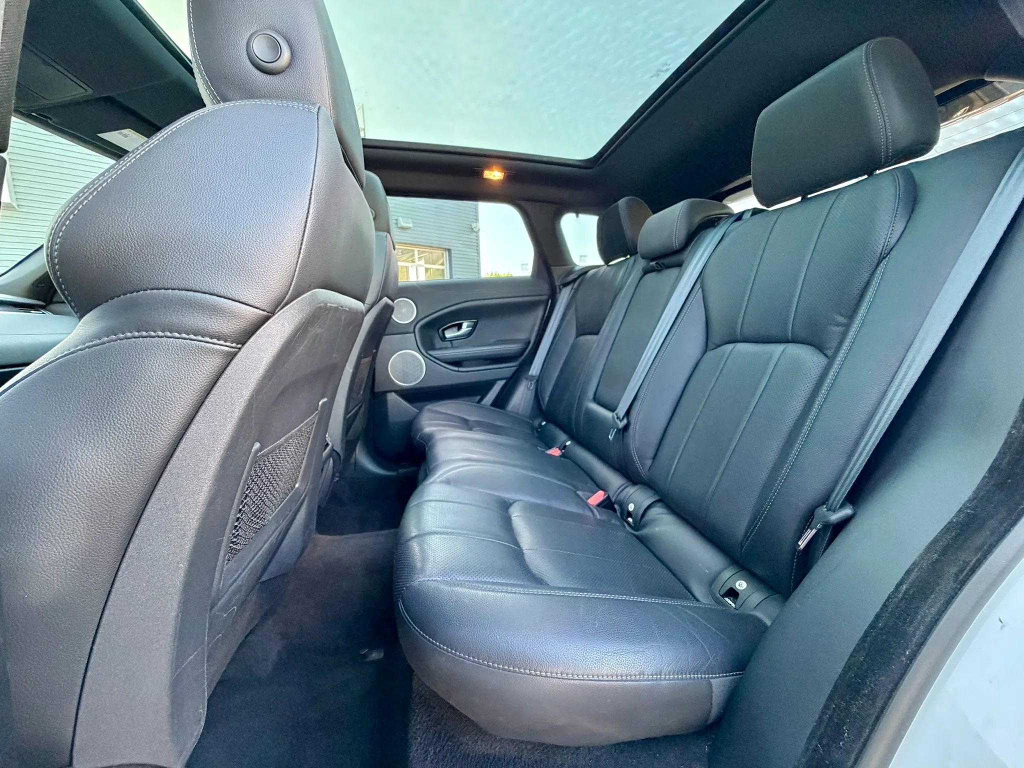 Used 2018 Land Rover Range Rover Evoque SE Premium AWD/4WD image 18