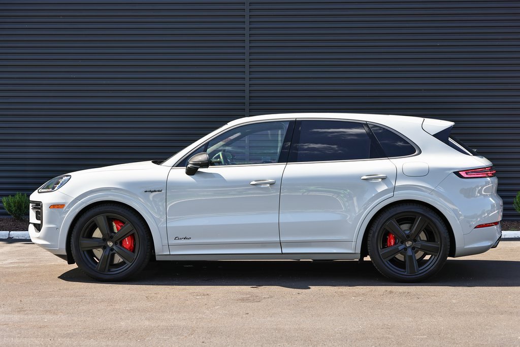 New 2025 Porsche Cayenne Turbo image 2