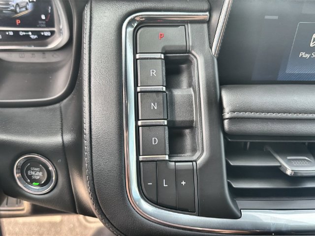 Used 2023 Chevrolet Tahoe Z71 w/ Luxury Package AWD/4WD image 15