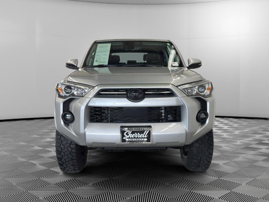 Used 2023 Toyota 4Runner SR5 Premium w/ Moonroof Package AWD/4WD image 2
