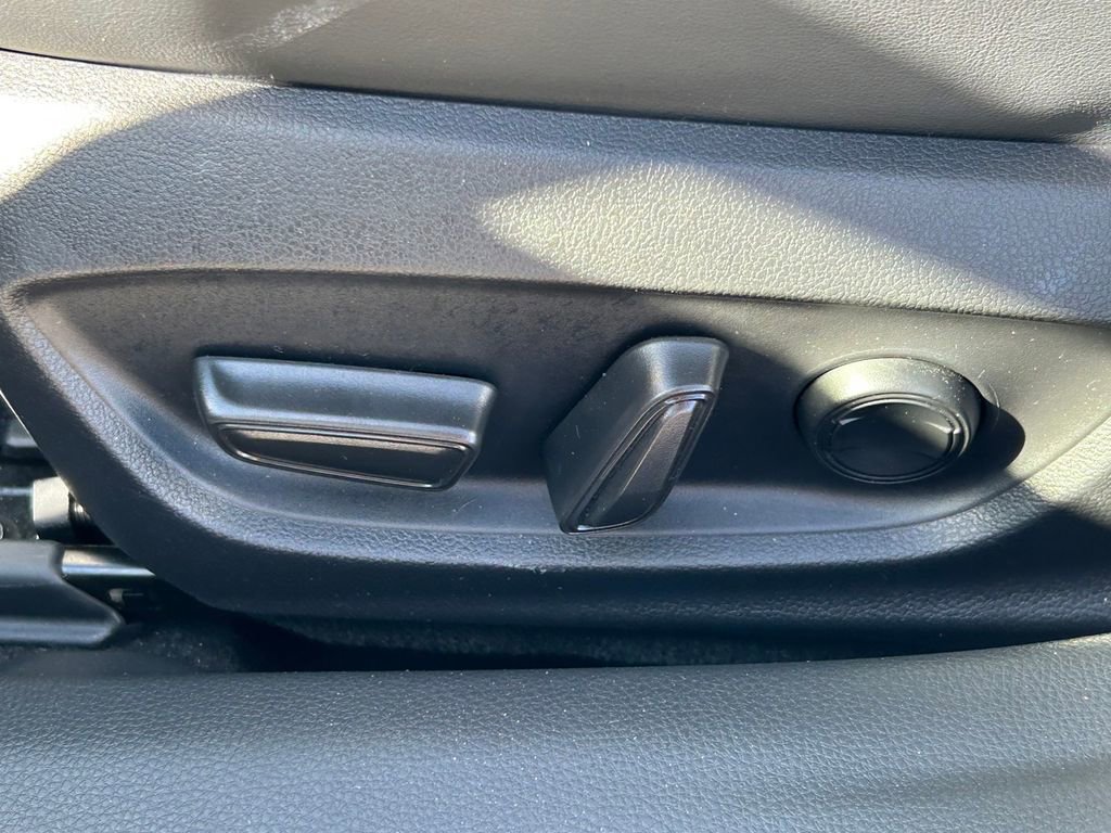 Used 2025 Toyota Prius XLE image 23