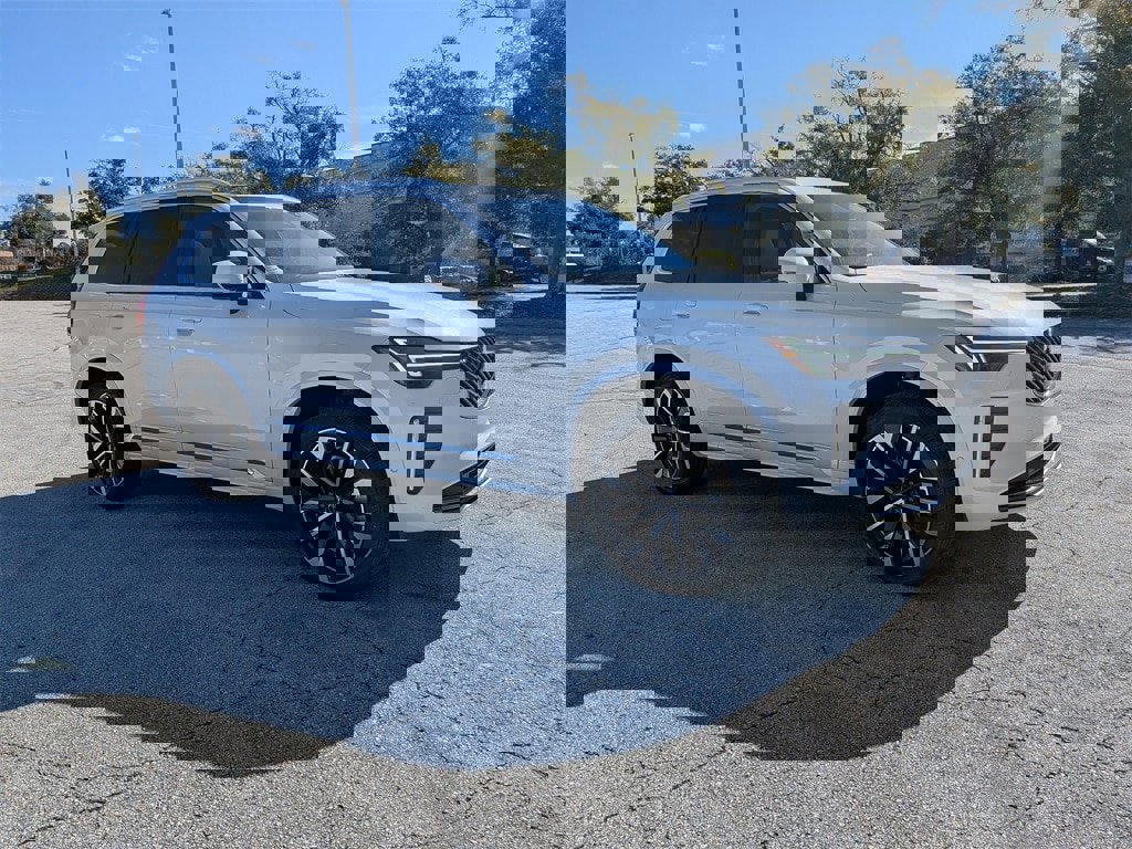 New 2026 Volvo XC90 B6 Plus w/ Protection Package Premier image 8