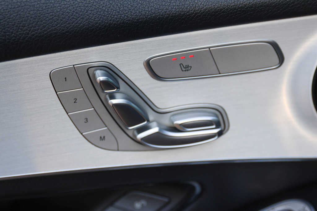 Used 2022 Mercedes-Benz GLC 300 4MATIC image 11