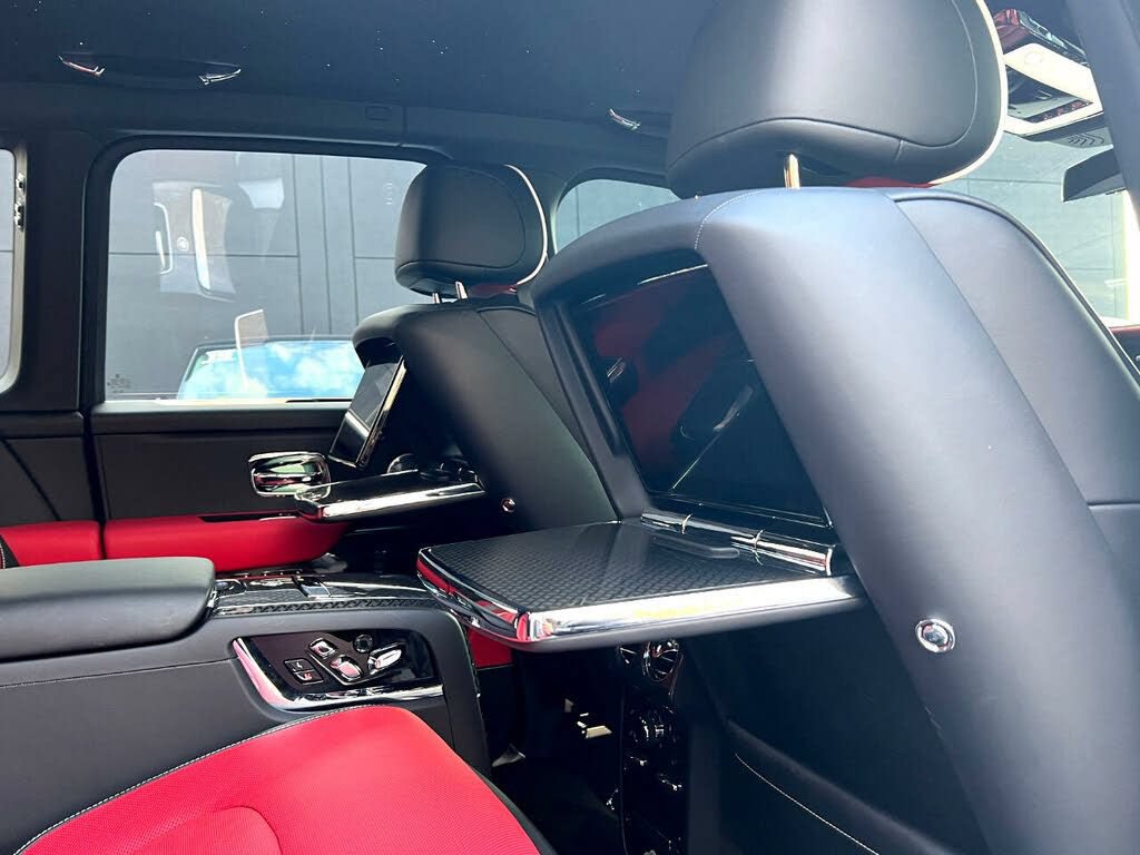 Used 2022 Rolls-Royce Cullinan Black Badge AWD/4WD image 68