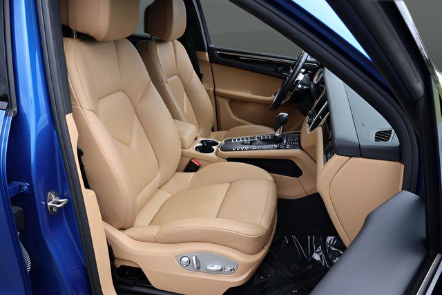 Used 2018 Porsche Macan Sport Edition AWD/4WD image 21