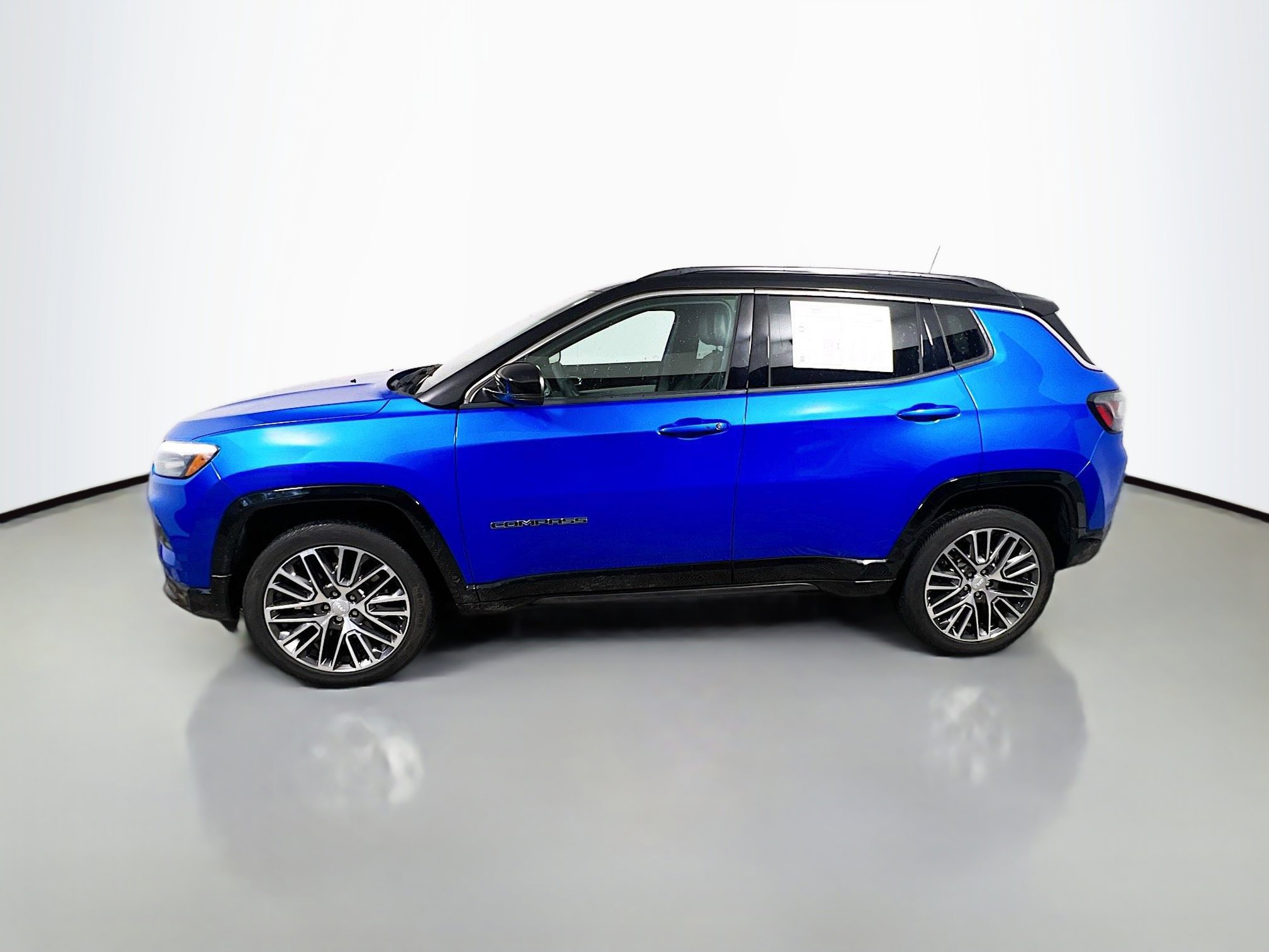 Used 2023 Jeep Compass Limited w/ Elite Group image 9