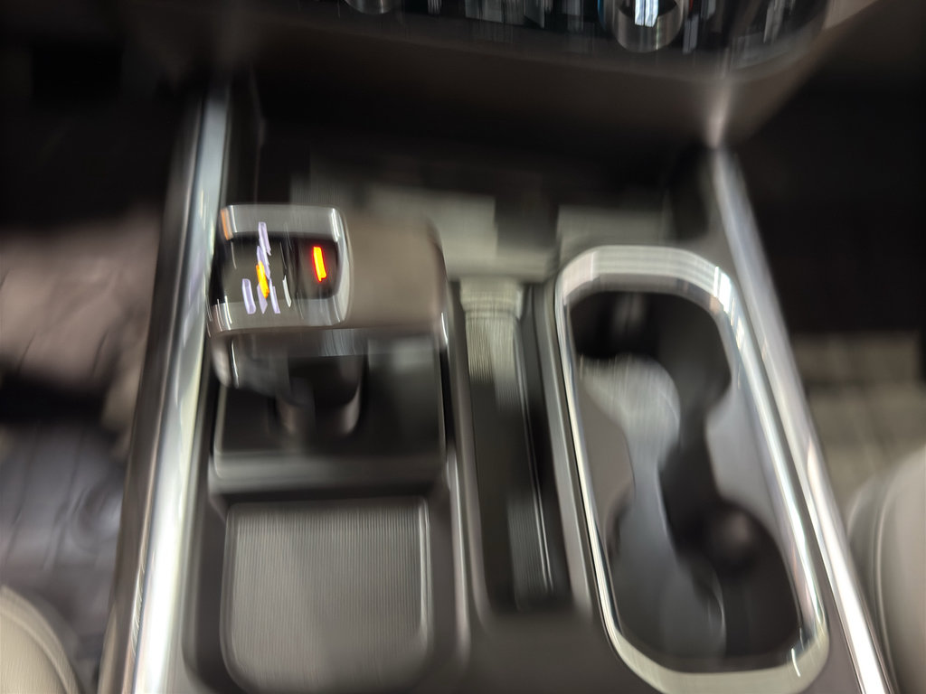 Used 2025 Chevrolet Silverado 1500 LTZ AWD/4WD image 34