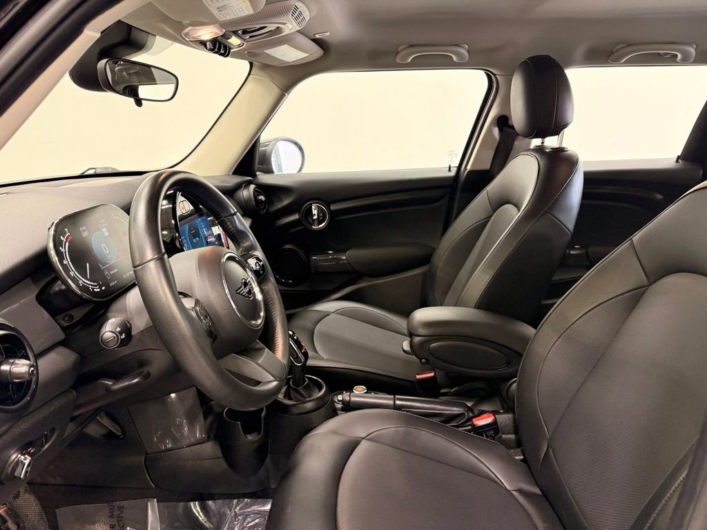 Used 2022 MINI Cooper 4-Door Hardtop w/ Storage Package image 12