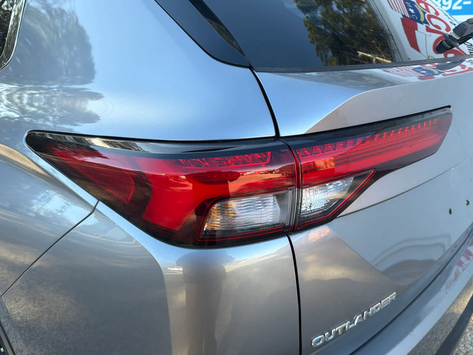 Used 2023 Mitsubishi Outlander SE Black Edition image 15