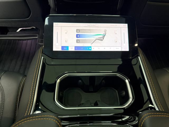 Used 2022 Jeep Grand Wagoneer Series III w/ Rear Seat Video Group 1 AWD/4WD image 31