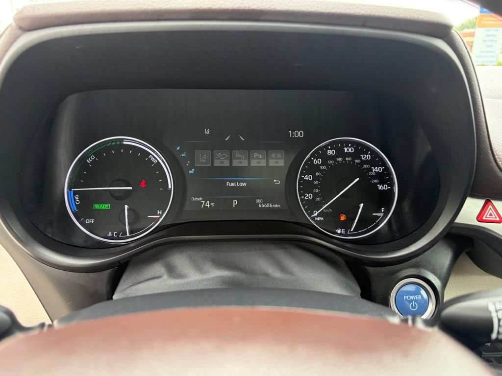 Used 2022 Toyota Sienna Platinum AWD/4WD image 9