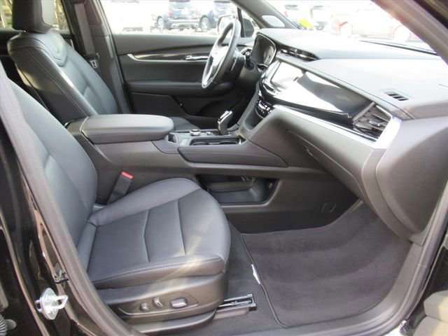 Certified 2025 Cadillac XT6 Sport w/ LPO, Red Accent Package image 11