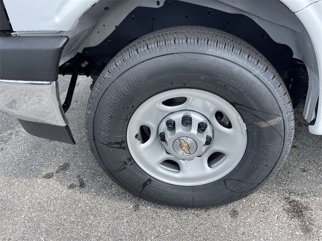 New 2025 Chevrolet Express 2500 w/ Driver Convenience Package image 6