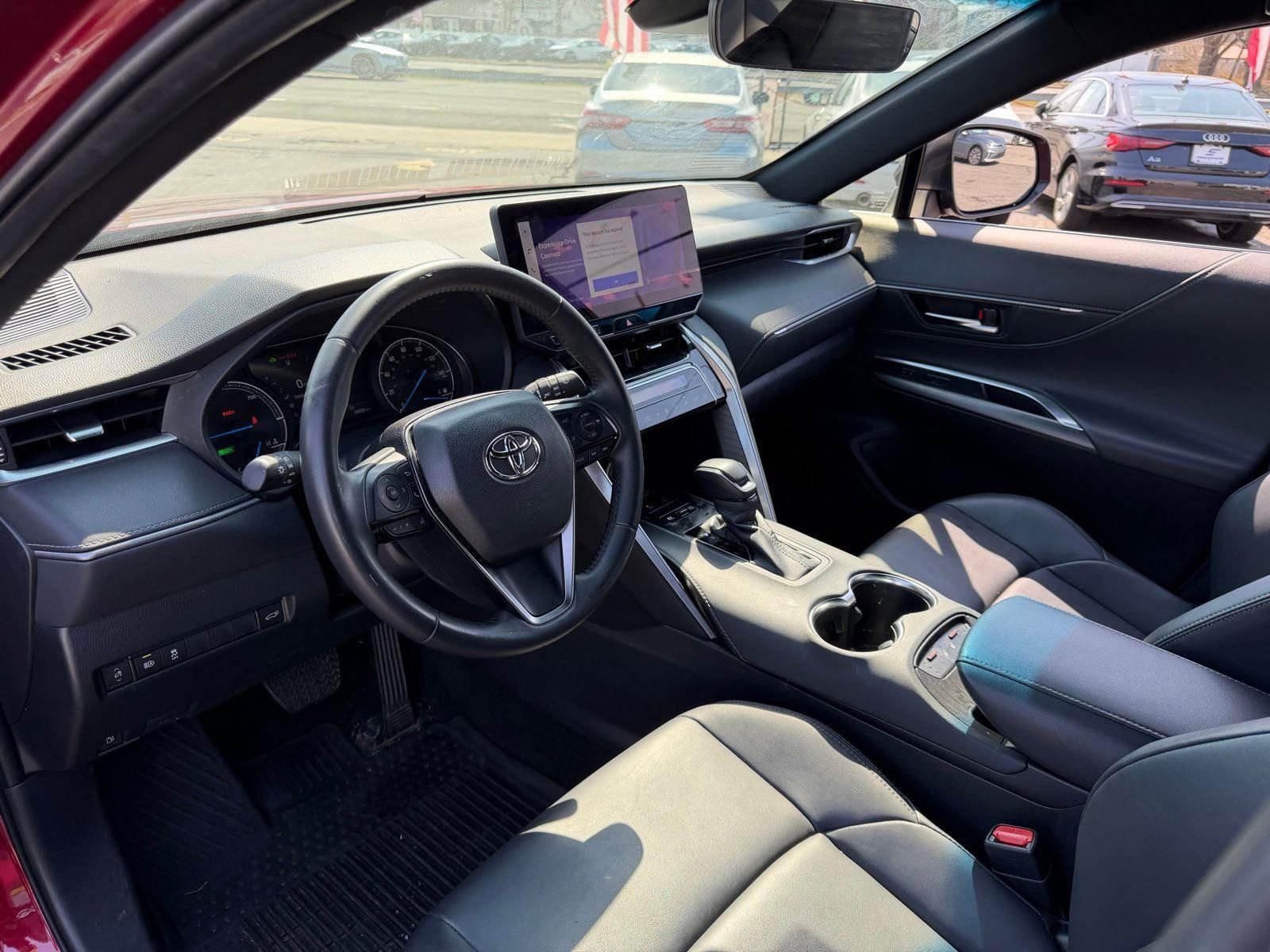 Used 2024 Toyota Venza Nightshade image 25