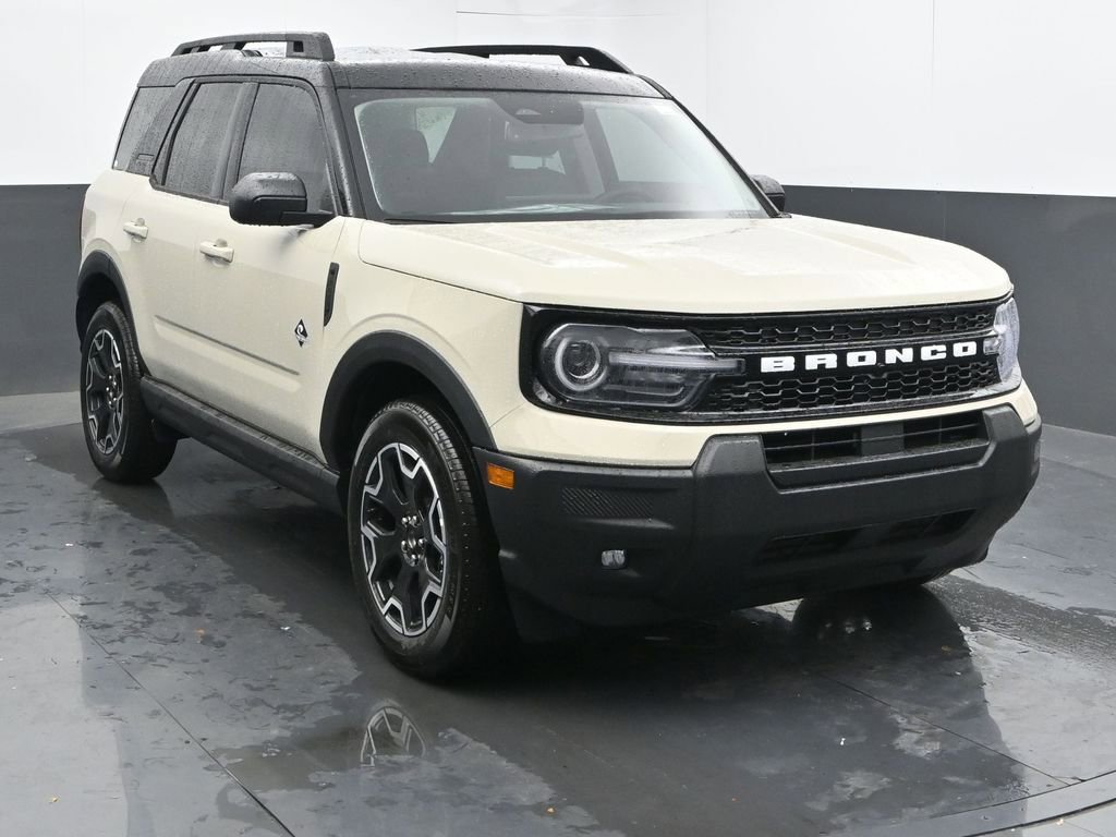 New 2025 Ford Bronco Sport Outer Banks image 2