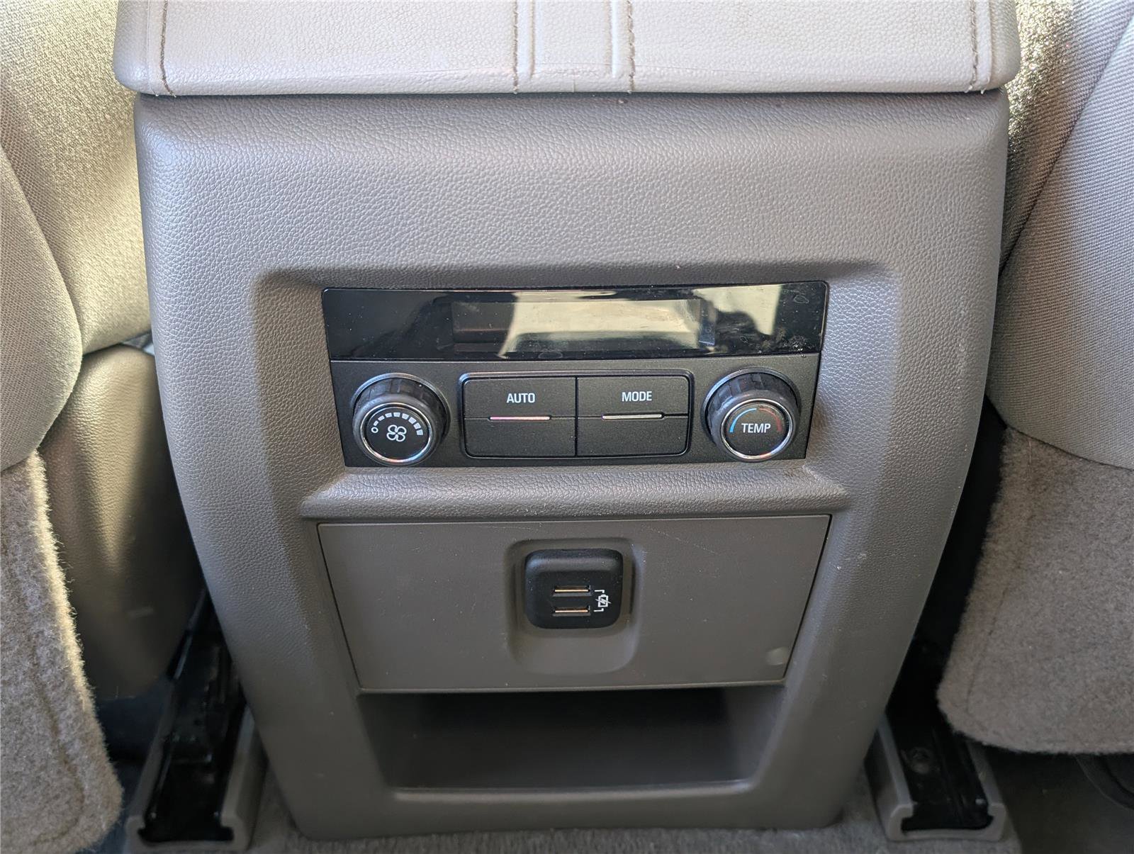 Used 2021 Chevrolet Traverse LT image 17