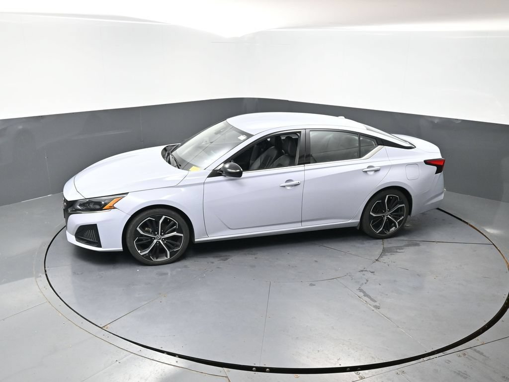 Used 2024 Nissan Altima 2.5 SR FWD image 18