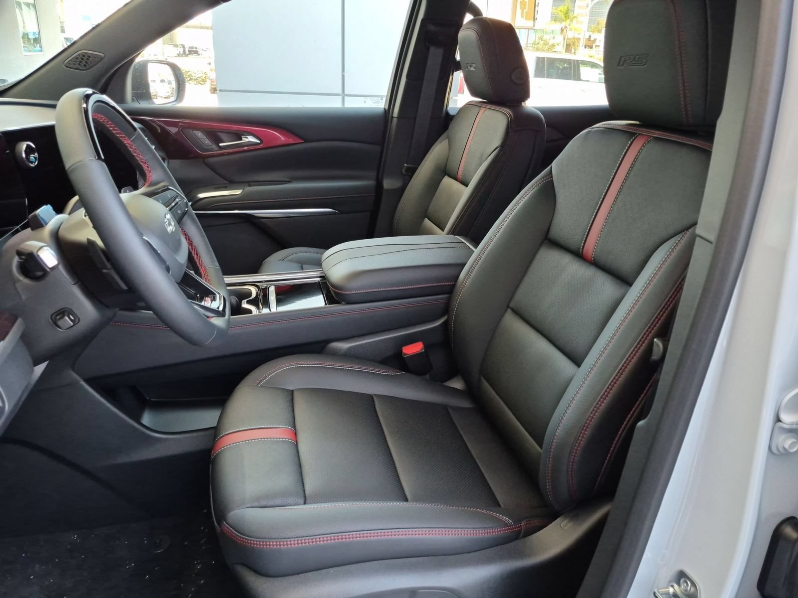 New 2026 Chevrolet Traverse RS w/ LPO, Floor Liner Package AWD/4WD image 10