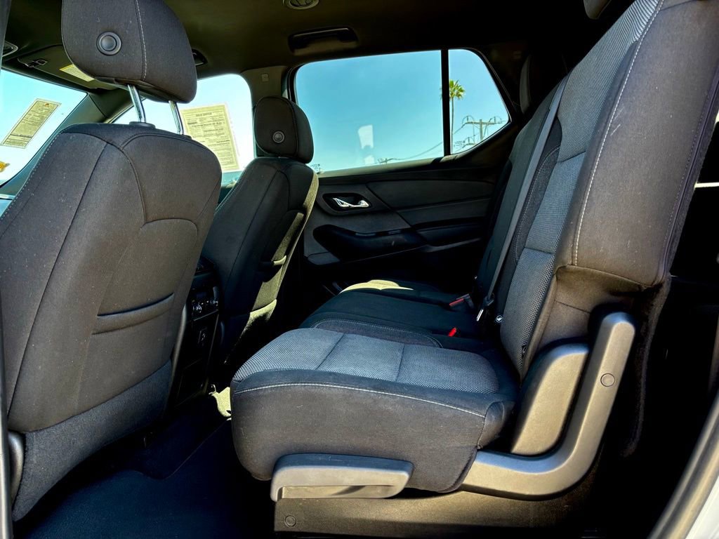 Used 2023 Chevrolet Traverse LT image 21