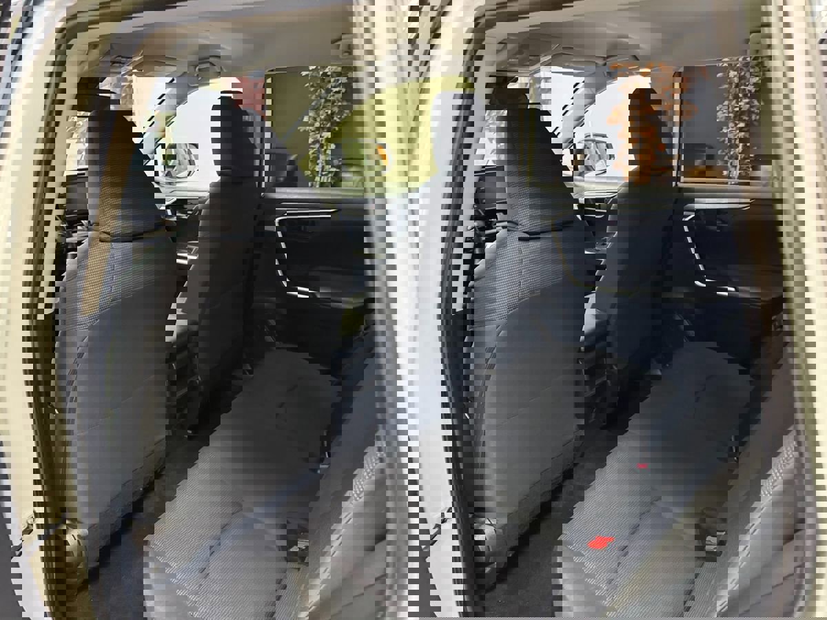 Used 2019 Toyota RAV4 LE w/ All Weather Liner Package AWD/4WD image 43