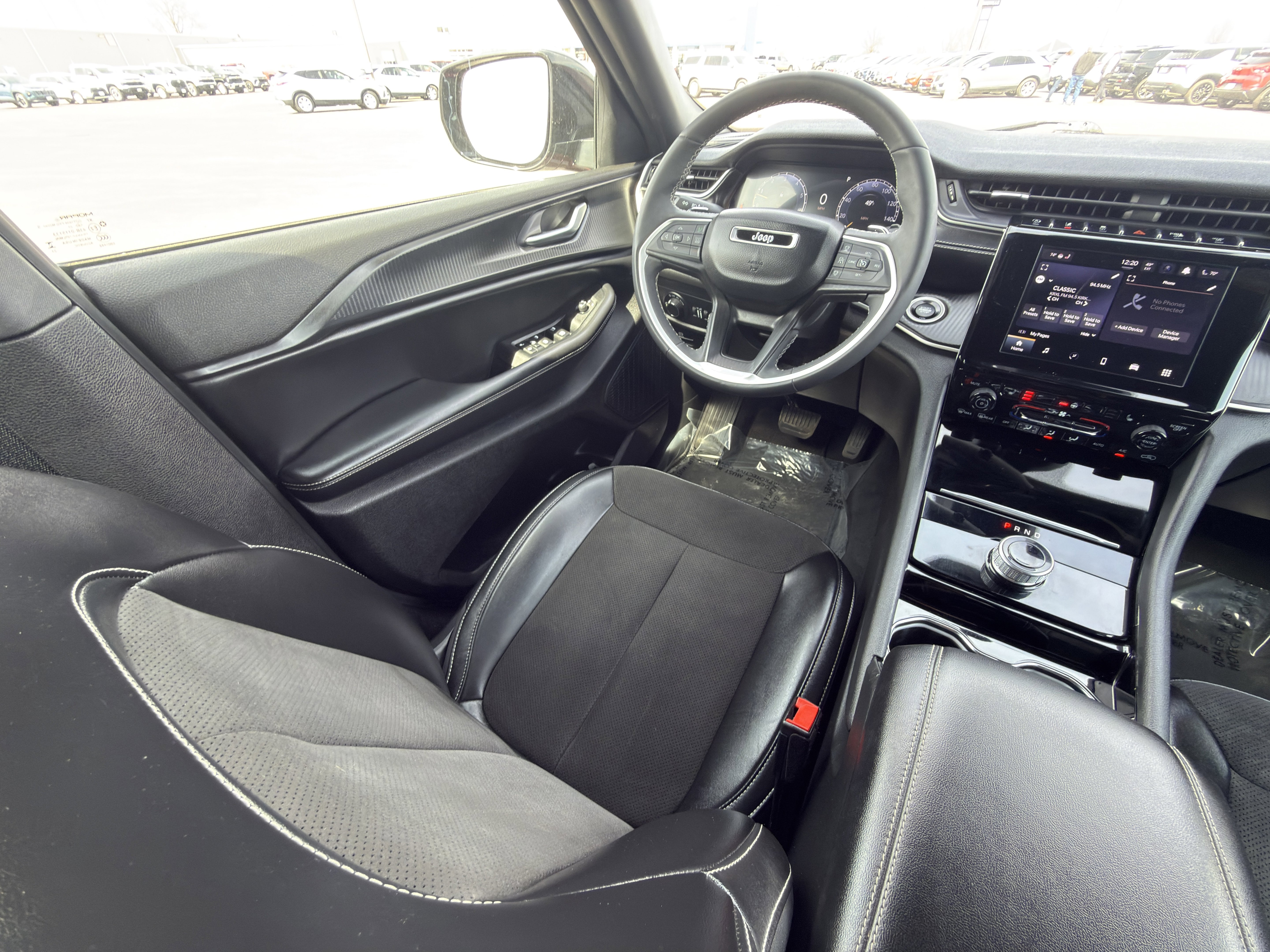 Used 2023 Jeep Grand Cherokee L Laredo image 26