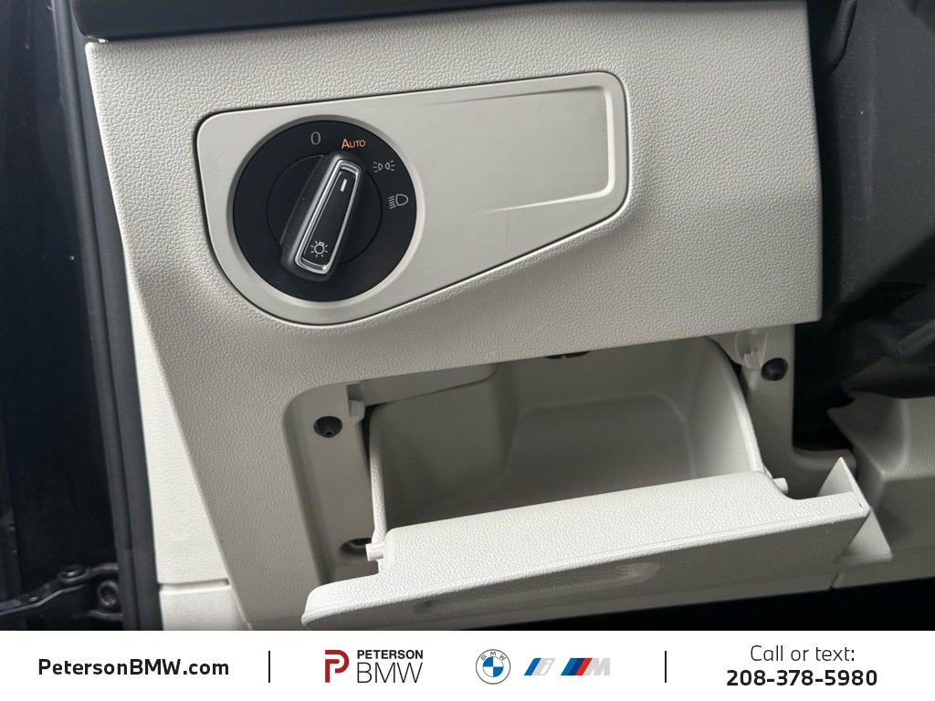 Used 2023 Volkswagen Tiguan SE R-Line image 11