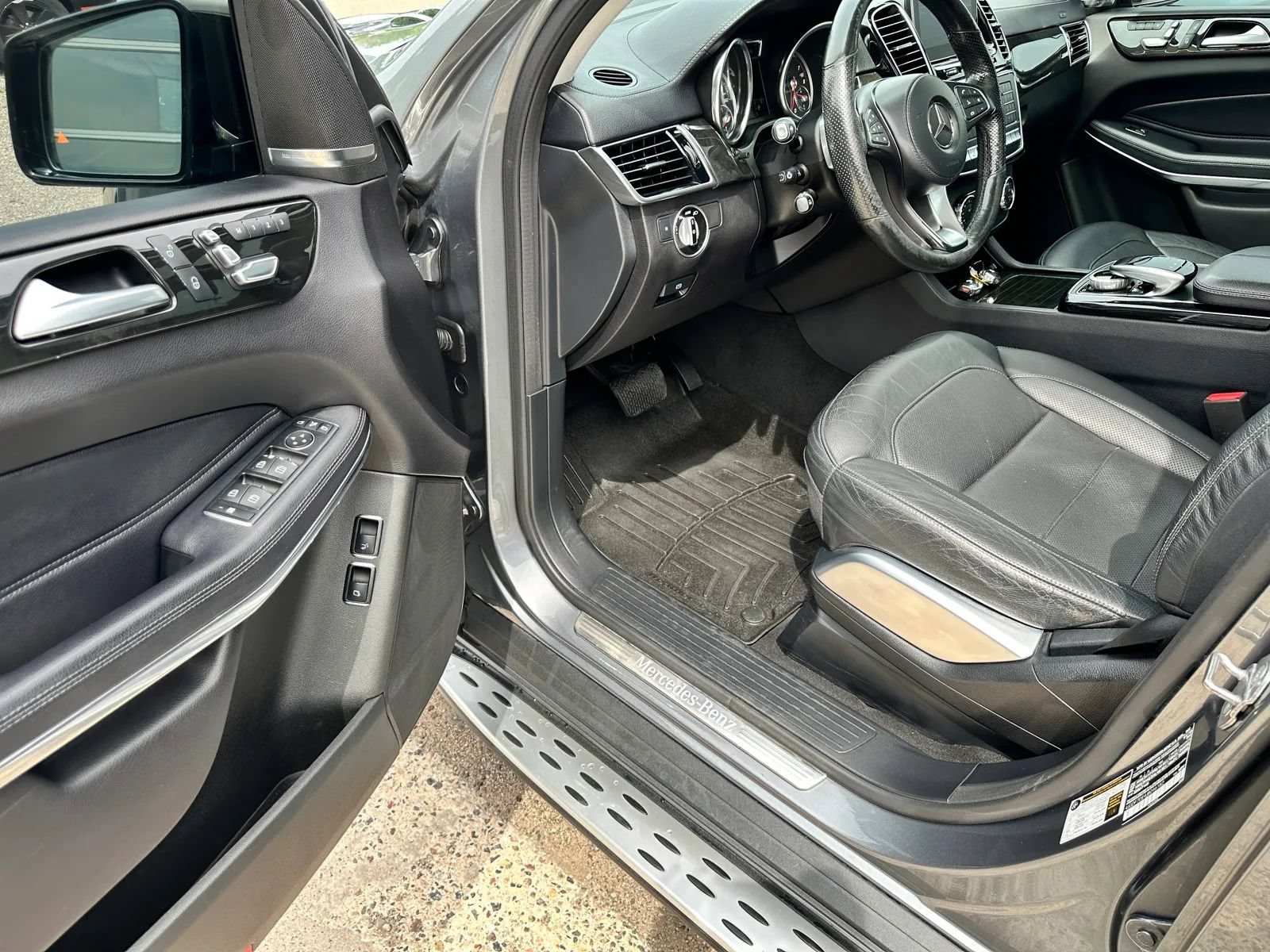 Used 2018 Mercedes-Benz GLS 550 4MATIC w/ Driver Assistance Package image 9