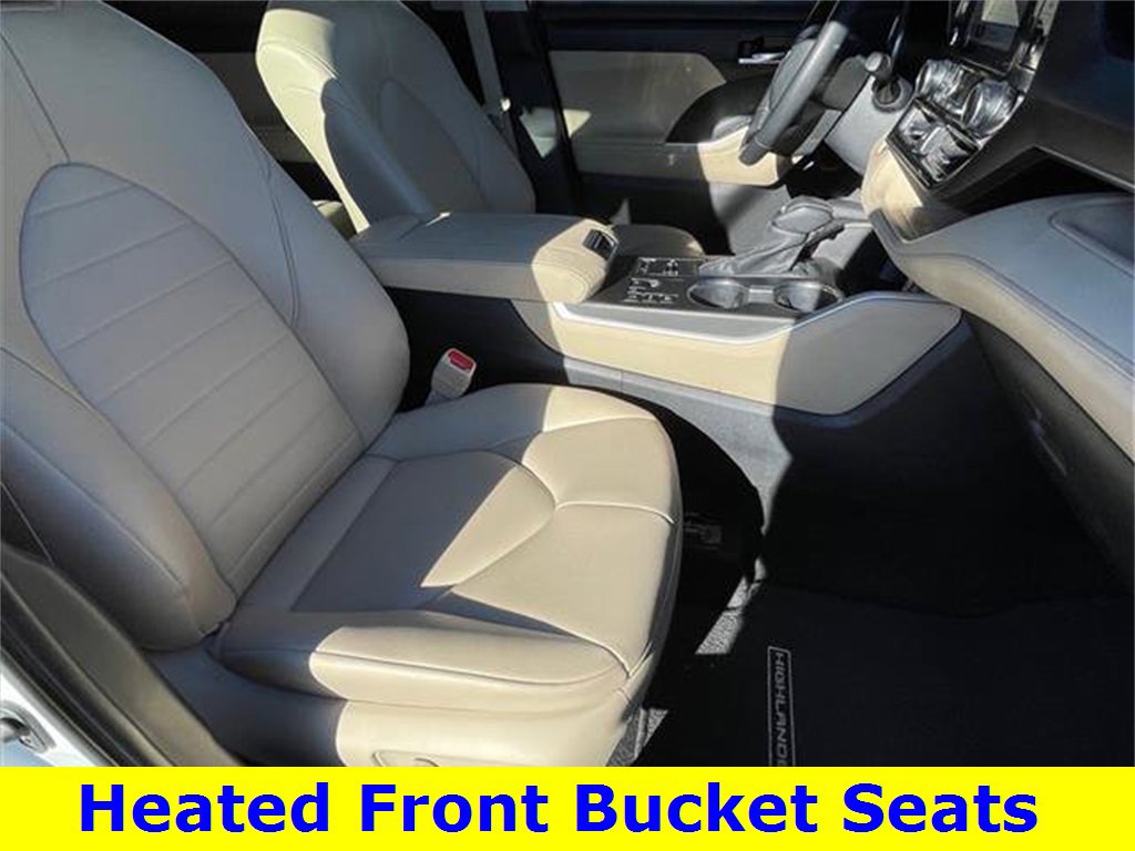 Used 2024 Toyota Highlander XLE image 11