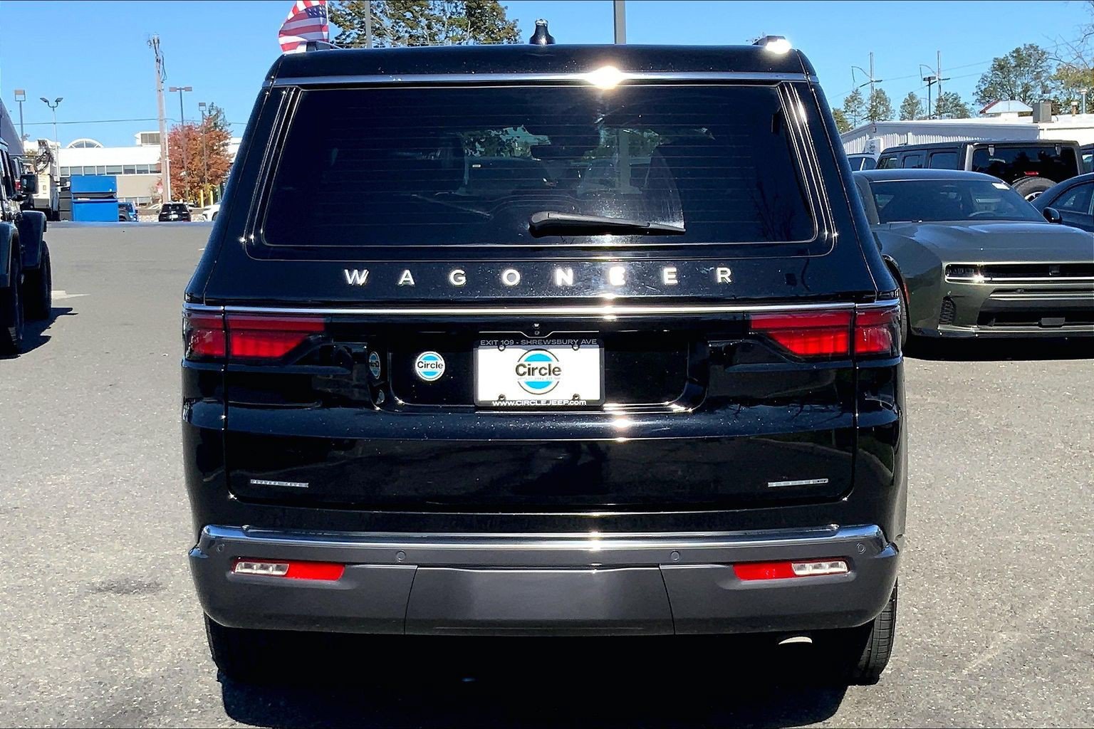 Used 2022 Jeep Wagoneer Series III w/ Premium Group I AWD/4WD image 4