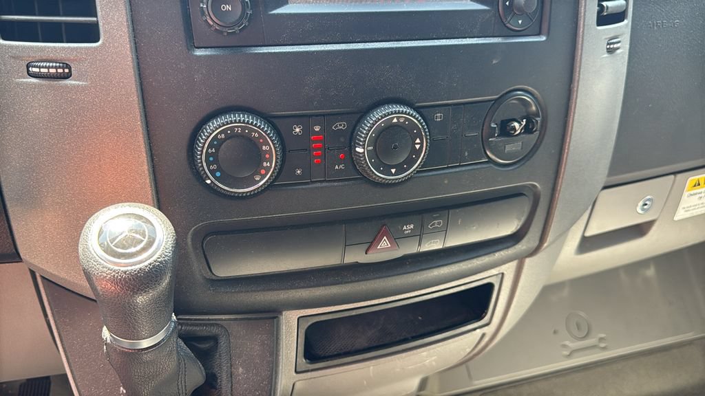 Used 2015 Mercedes-Benz Sprinter 2500 image 24