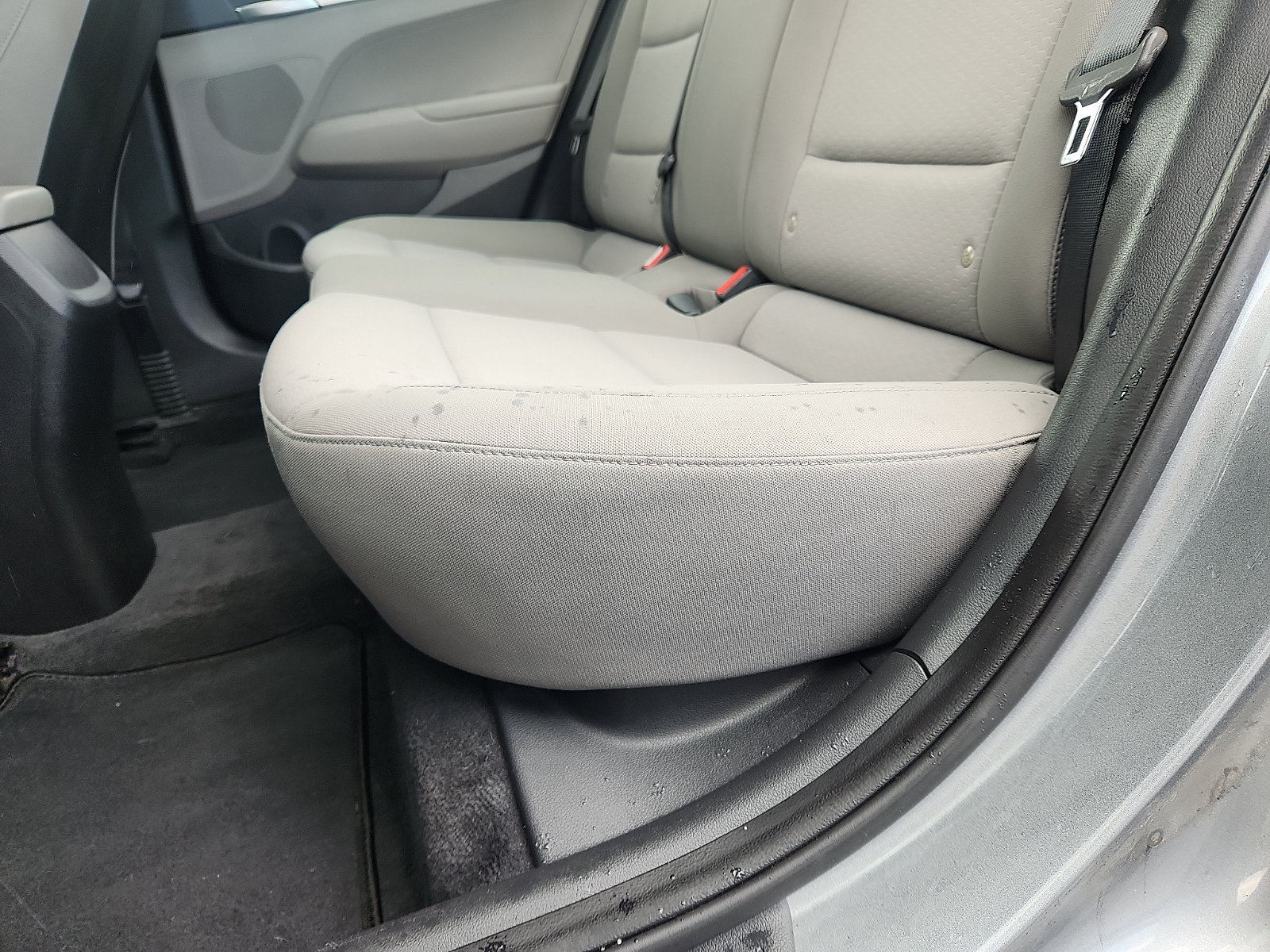 Used 2019 Hyundai Elantra SE FWD image 26