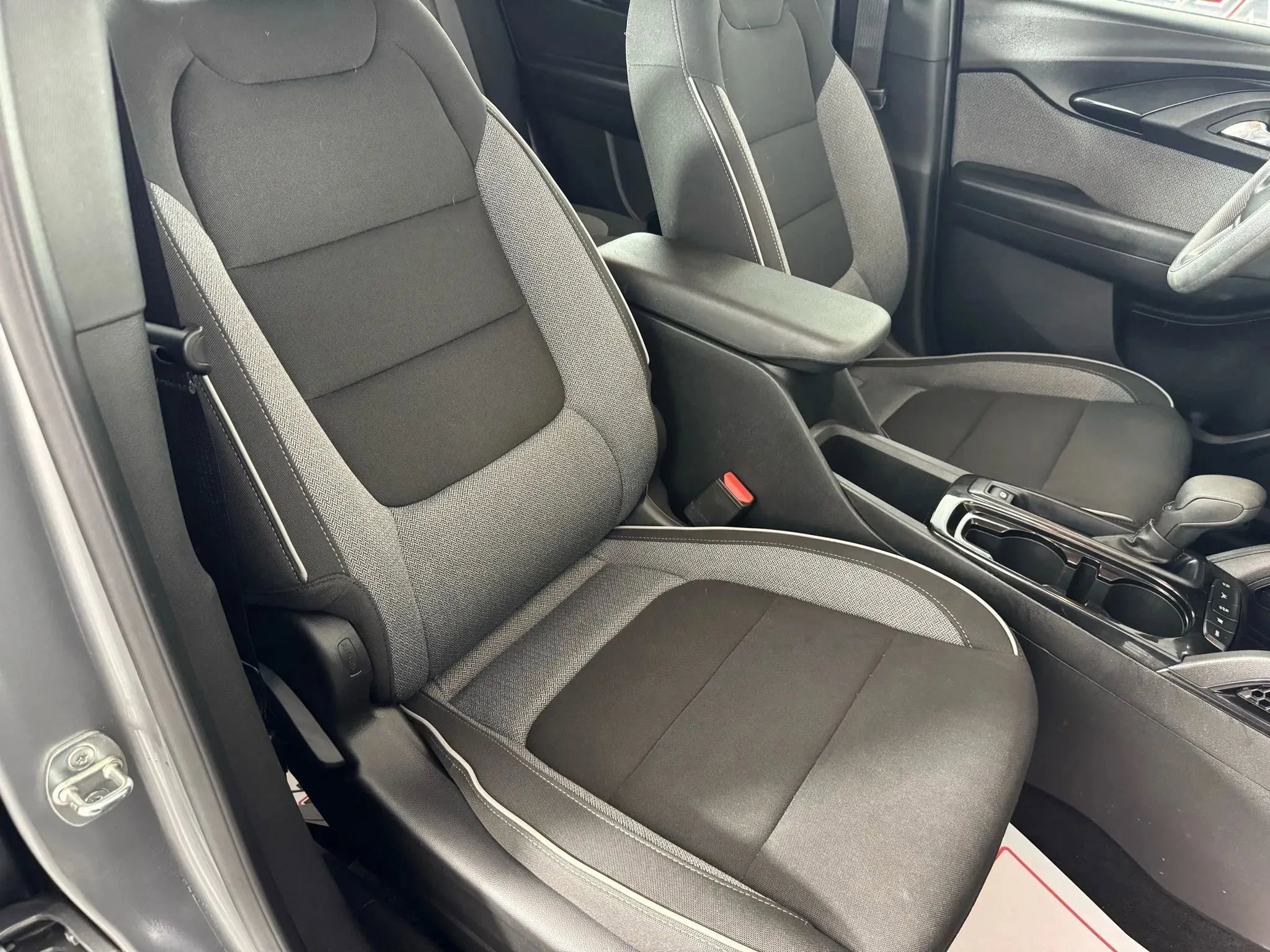 Used 2023 Chevrolet TrailBlazer LS AWD/4WD image 31