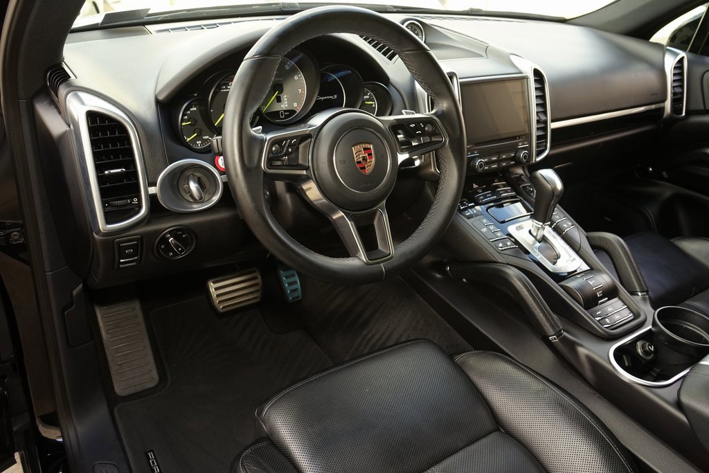 Used 2017 Porsche Cayenne S image 8