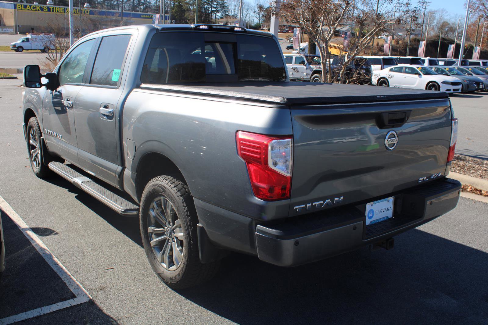 Used 2018 Nissan Titan SL w/ Chrome Package image 8