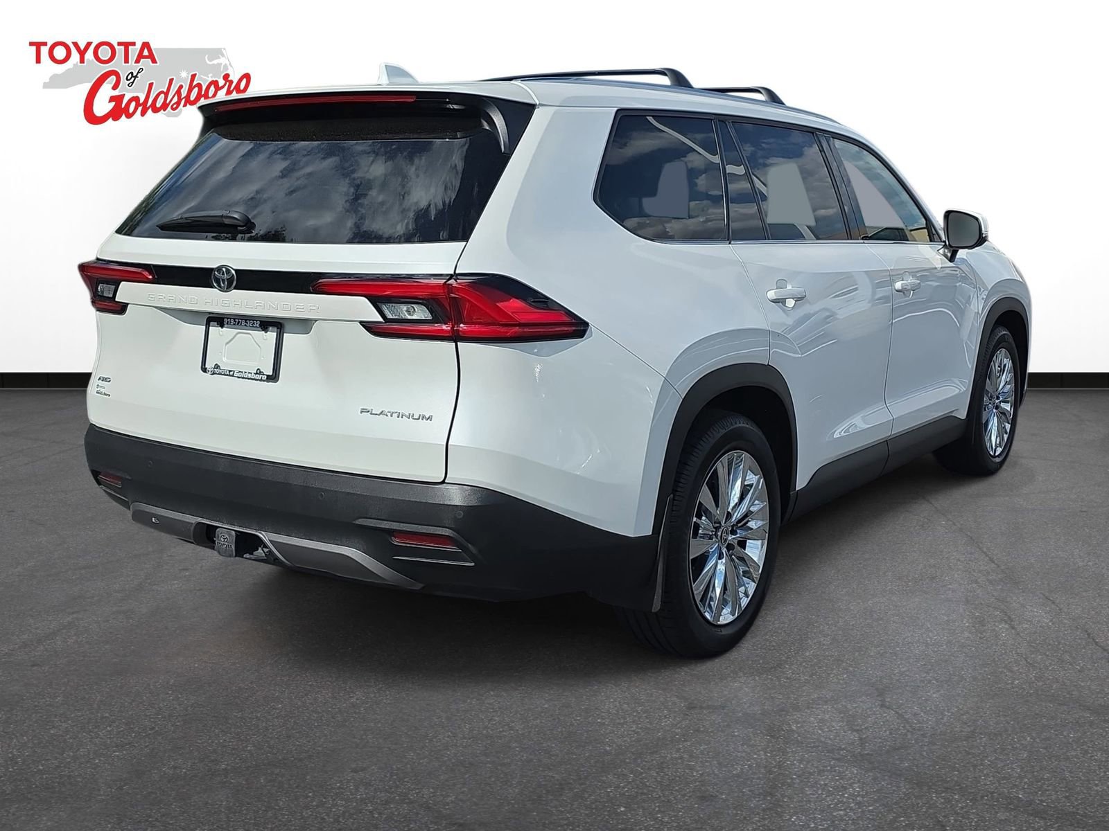 Used 2024 Toyota Grand Highlander AWD image 5