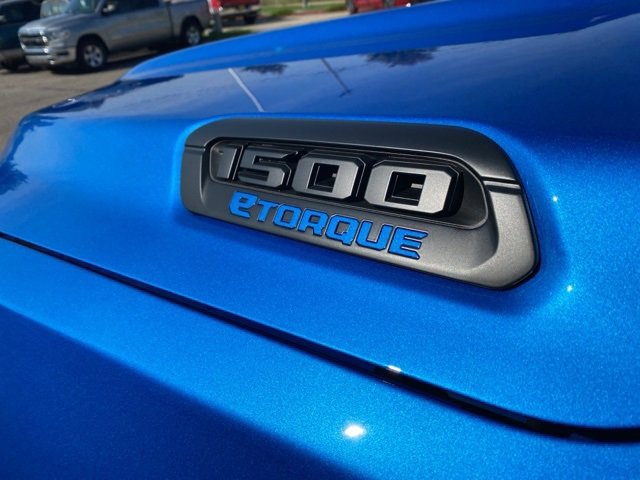 New 2026 RAM 1500 4x4 Crew Cab image 9