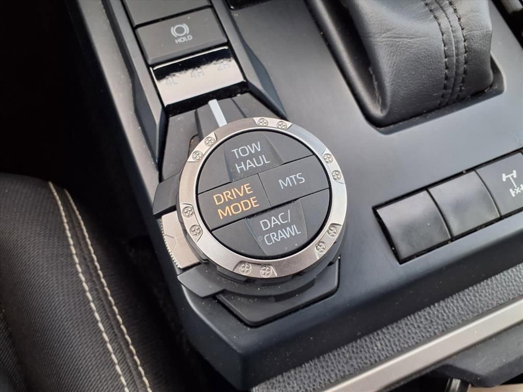 Used 2024 Toyota Tacoma TRD Off-Road image 9