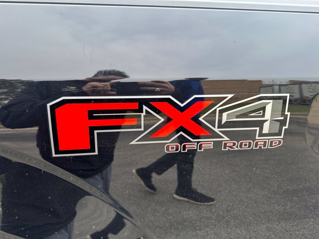 Used 2019 Ford F150 XLT w/ Equipment Group 302A Luxury AWD/4WD image 10