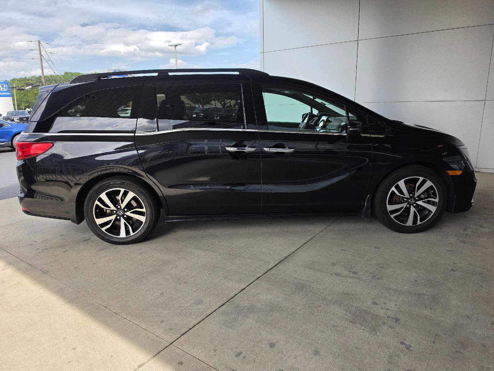 Used 2019 Honda Odyssey Elite image 4