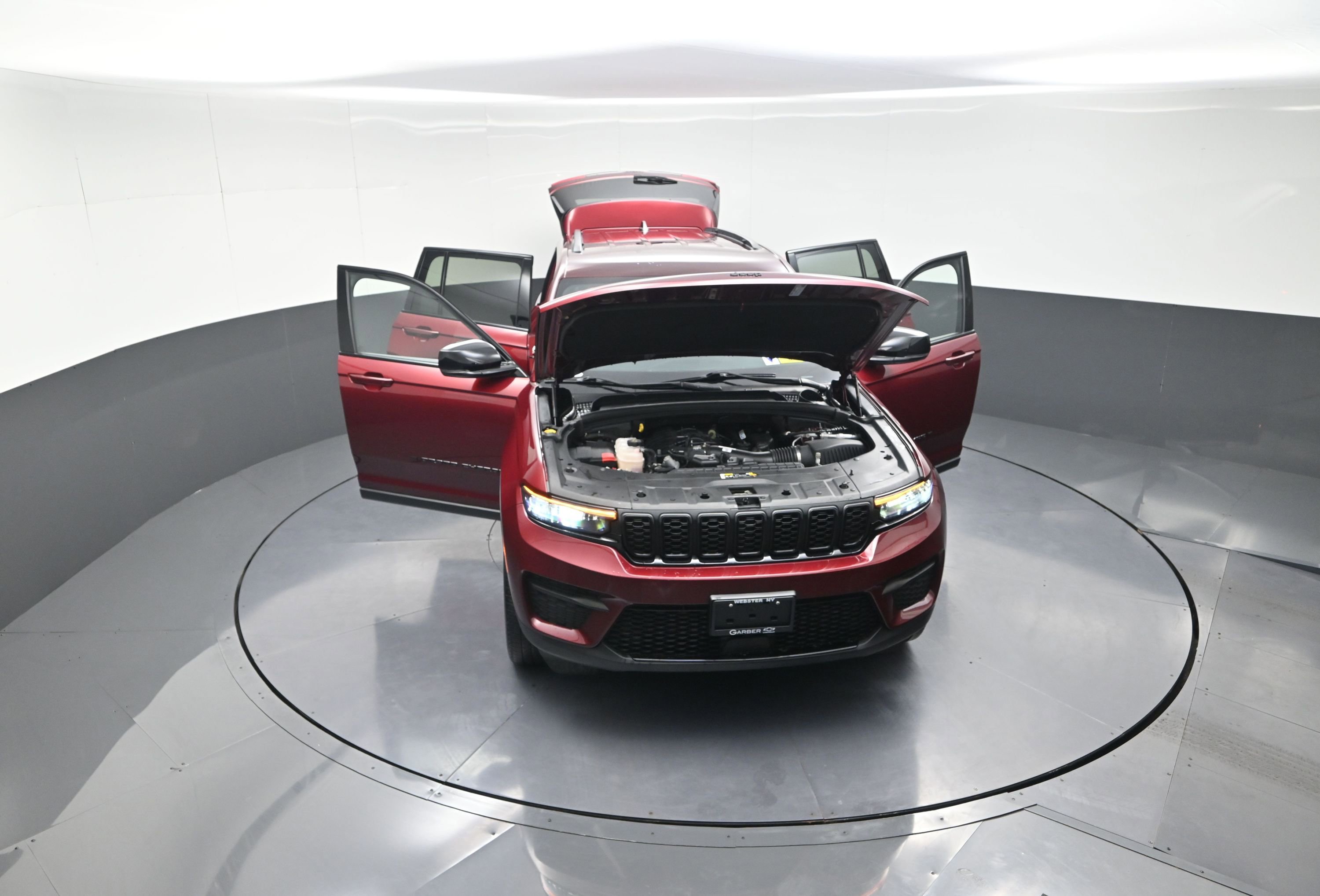 Used 2023 Jeep Grand Cherokee Altitude image 12