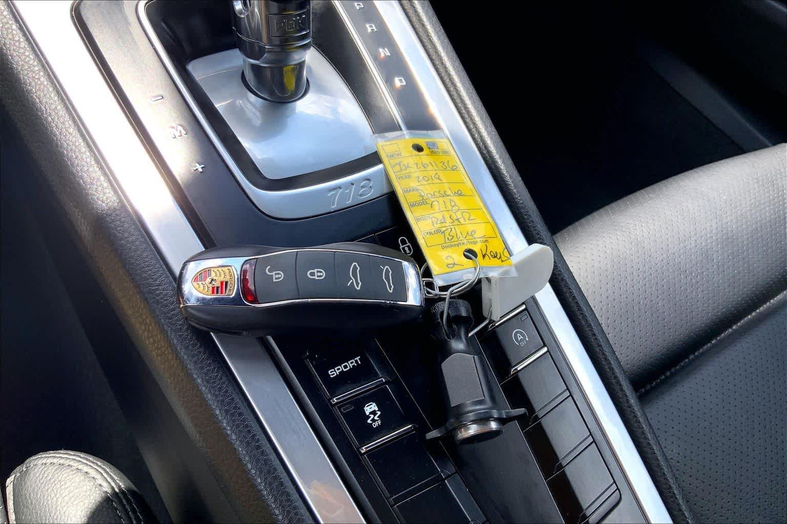 Used 2018 Porsche 718 Cayman RWD image 12
