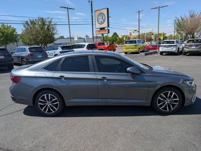 New 2025 Volkswagen Jetta SE image 4