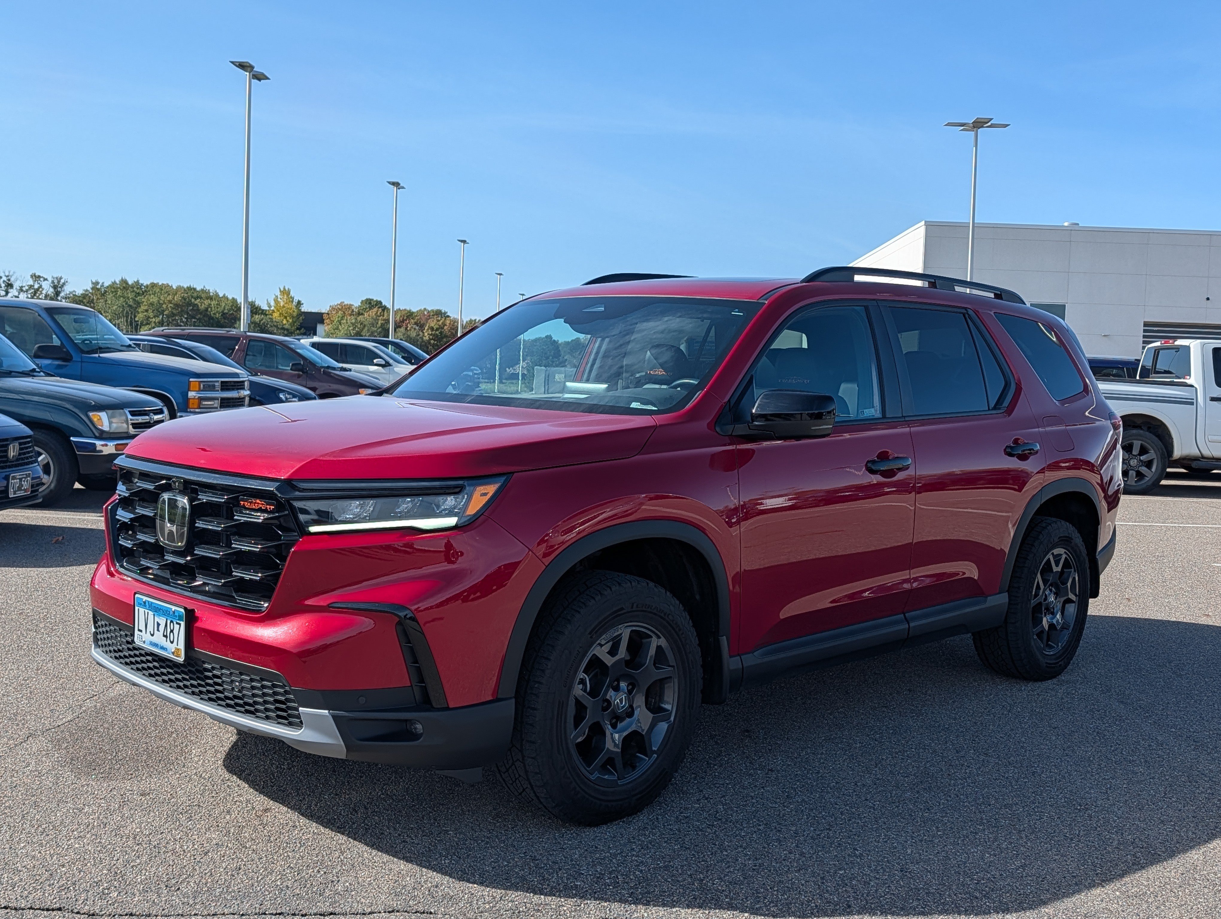 Used 2024 Honda Pilot TrailSport image 2