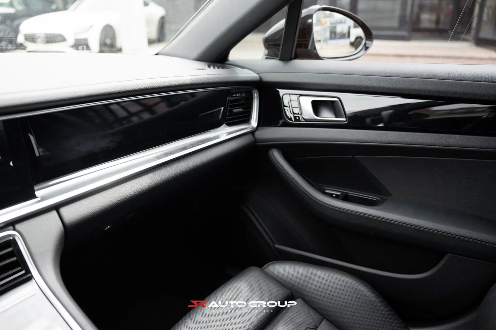 Used 2019 Porsche Panamera 4 image 16