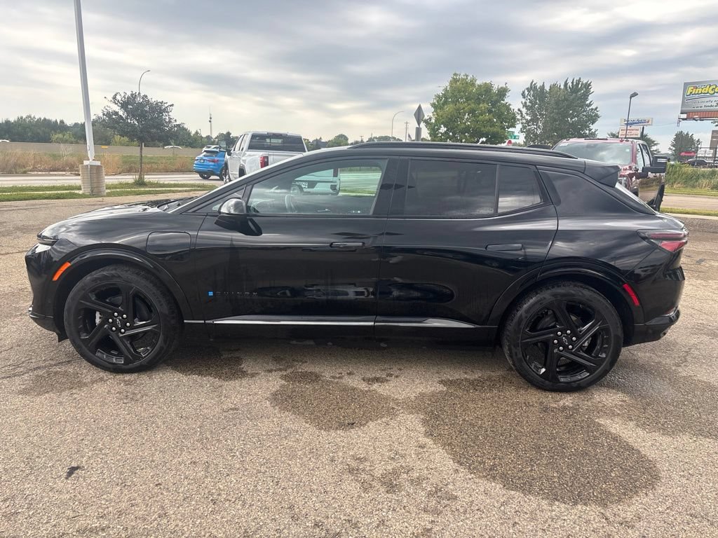 Used 2024 Chevrolet Equinox EV RS FWD image 8