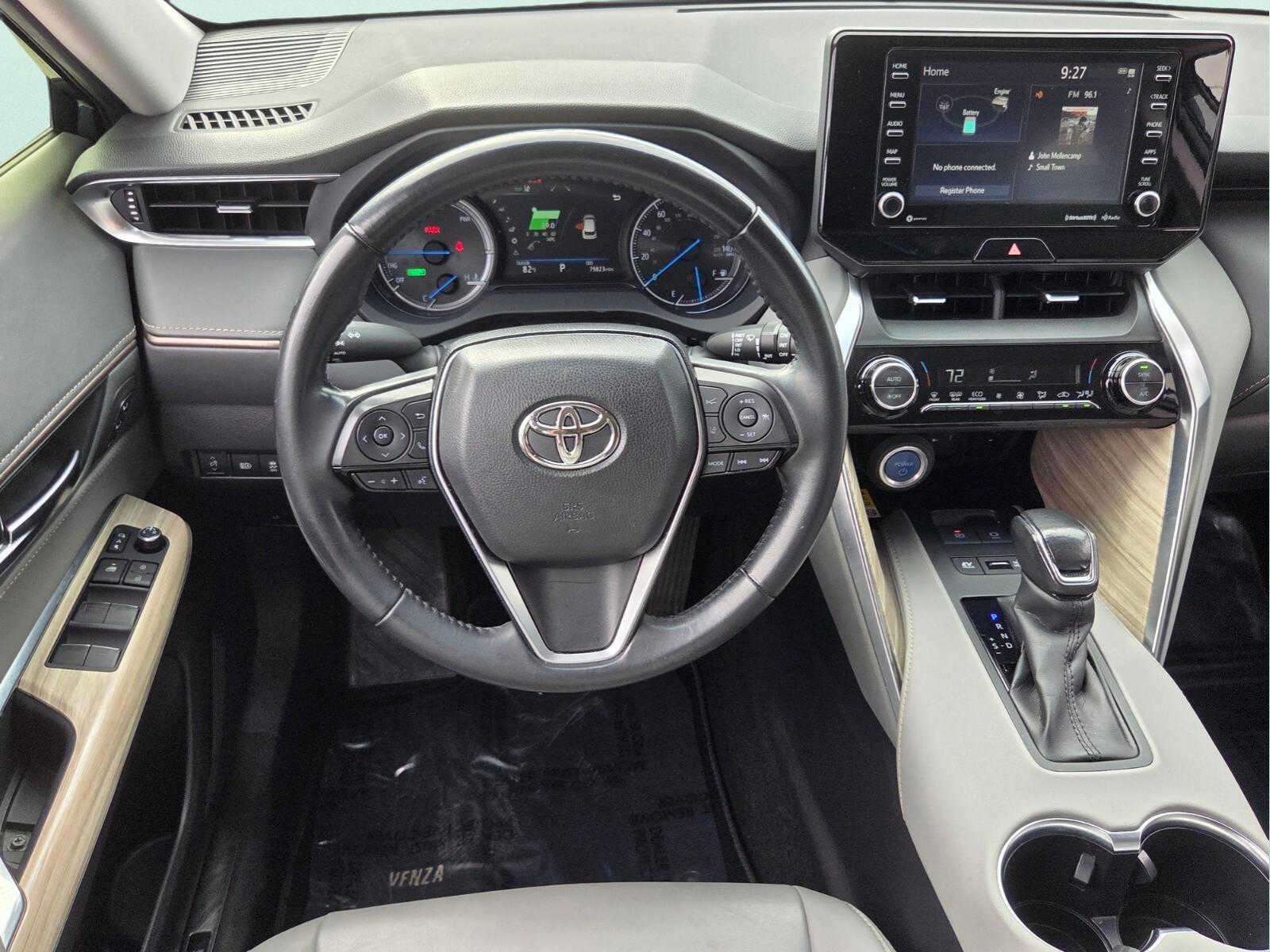 Used 2022 Toyota Venza XLE AWD/4WD image 2