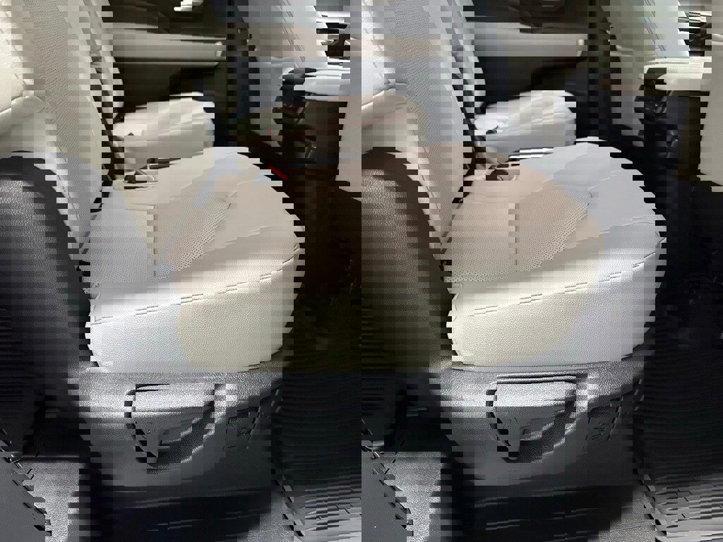 Used 2025 Toyota Grand Highlander AWD image 58