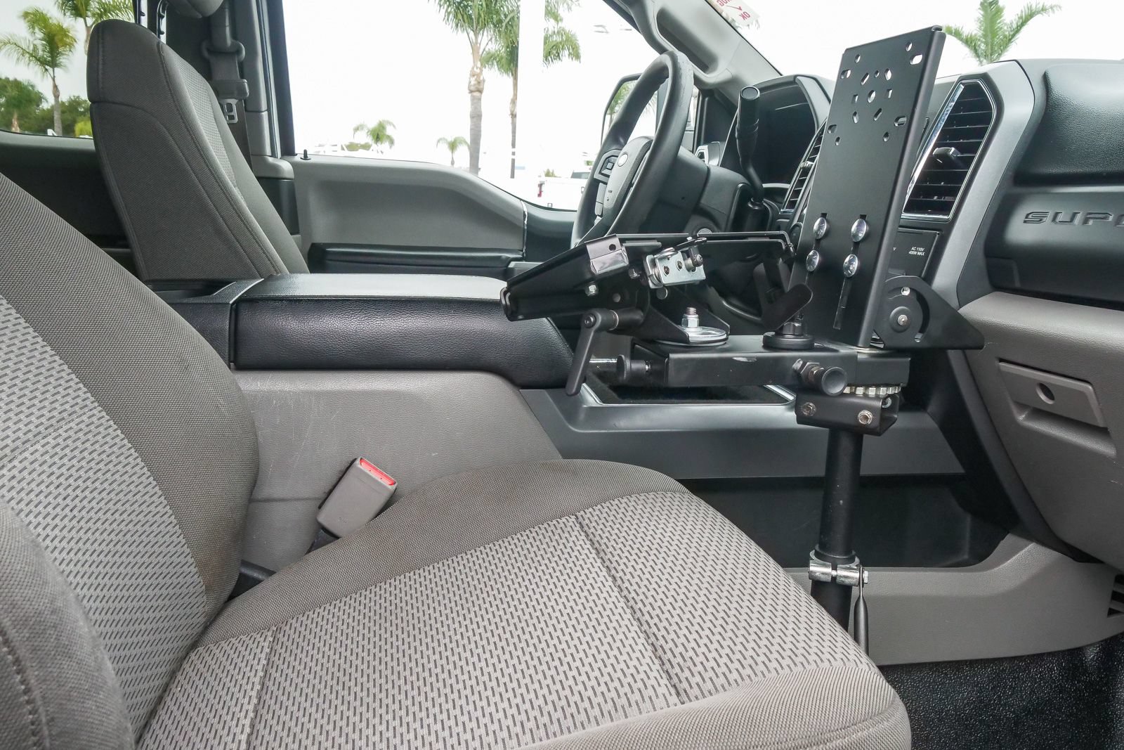 Used 2017 Ford F350 XLT w/ XLT Value Package RWD image 11