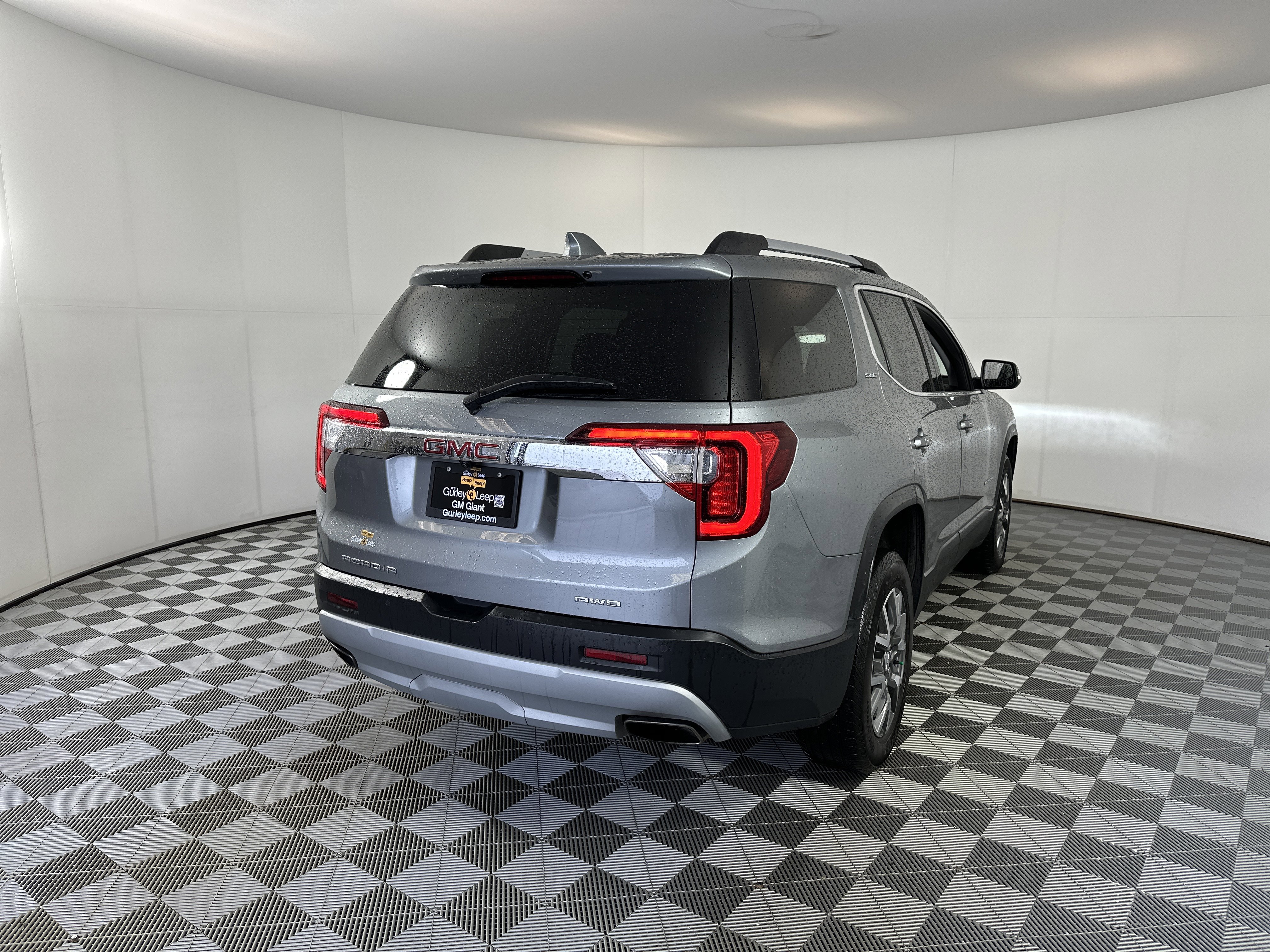 Certified 2023 GMC Acadia SLE w/ Driver Convenience Package image 11